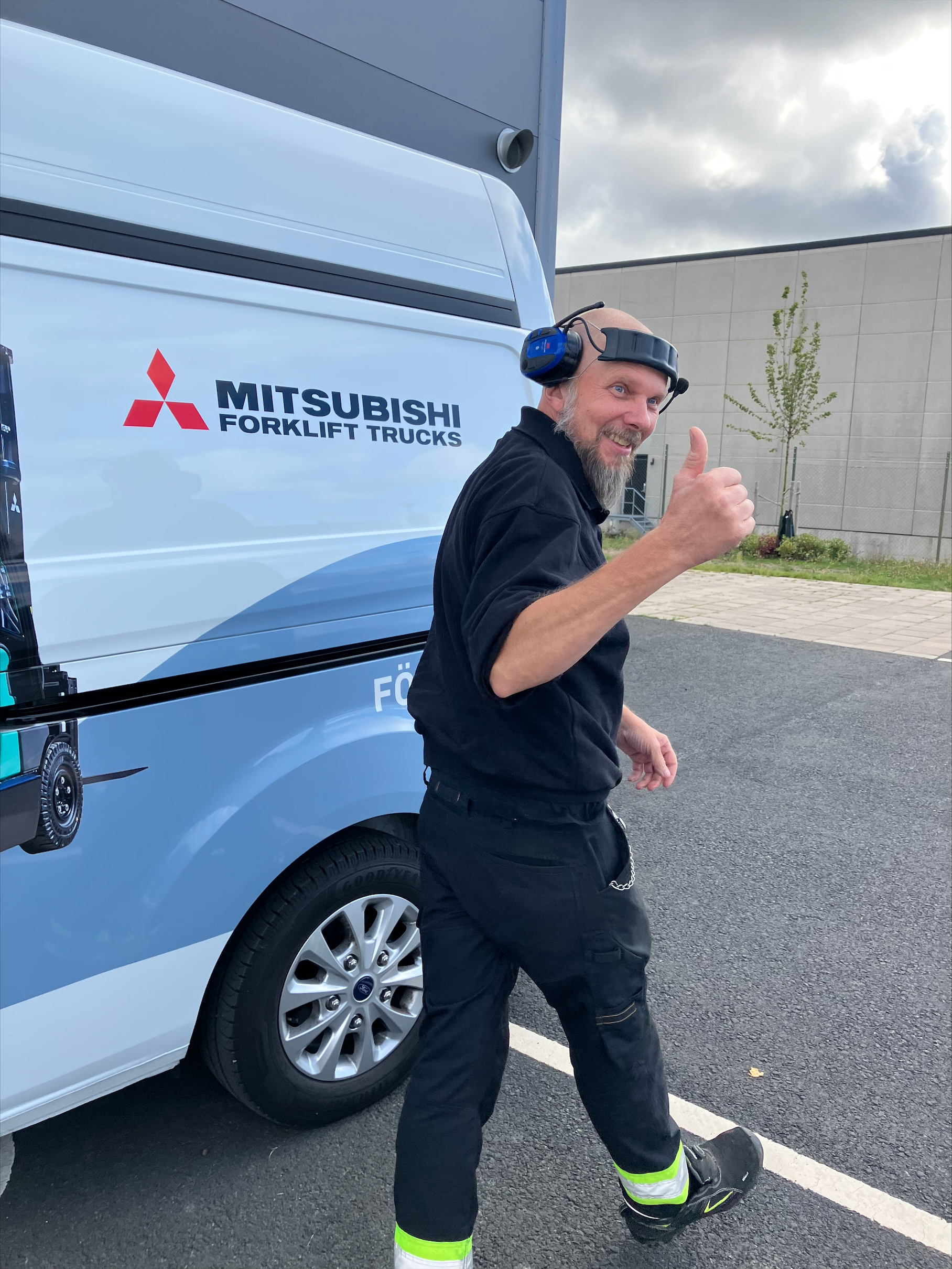 Trucken klar att köra igen hälsar Joel-1
